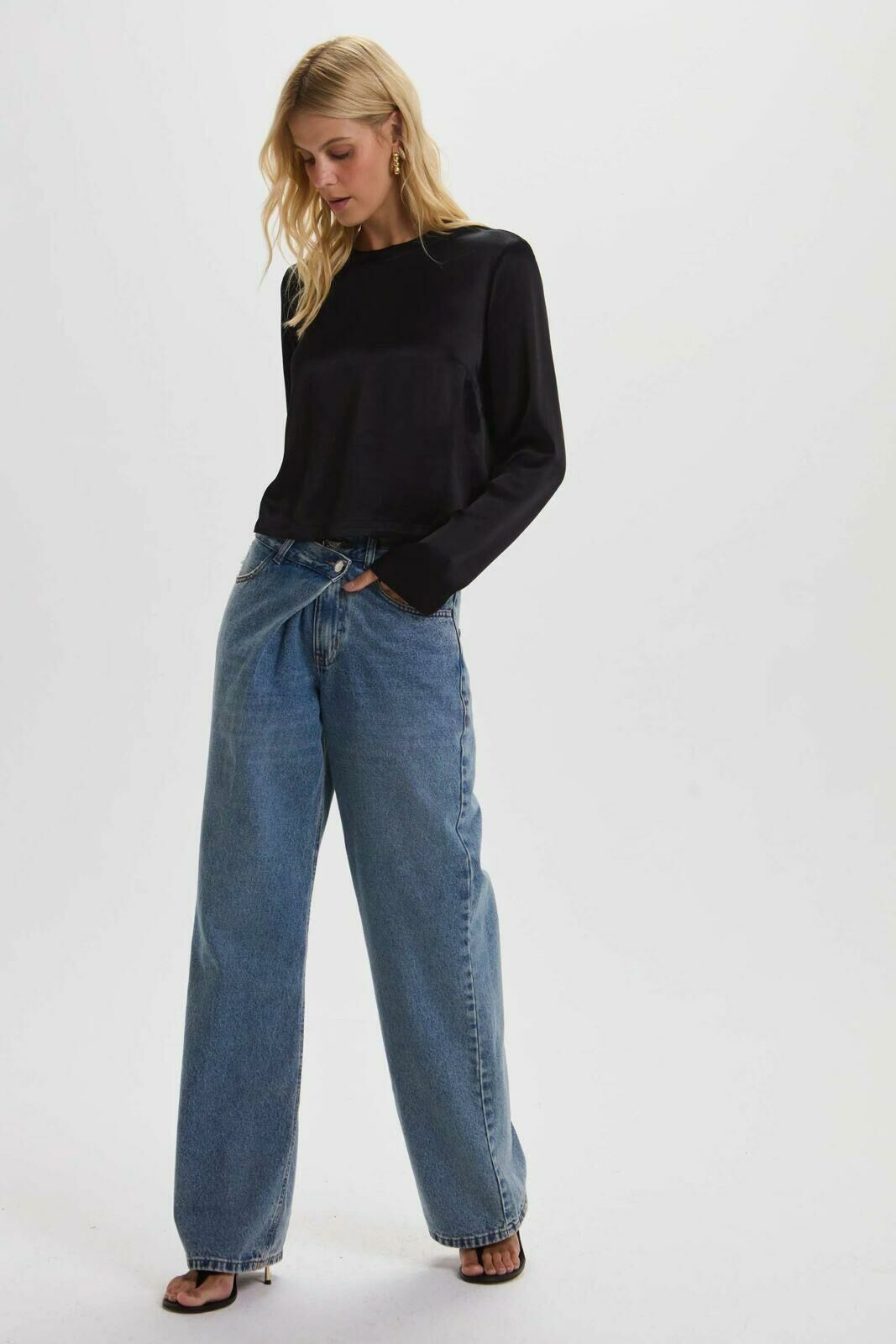 Imagem de Blusa Viviane Preto Le Blog